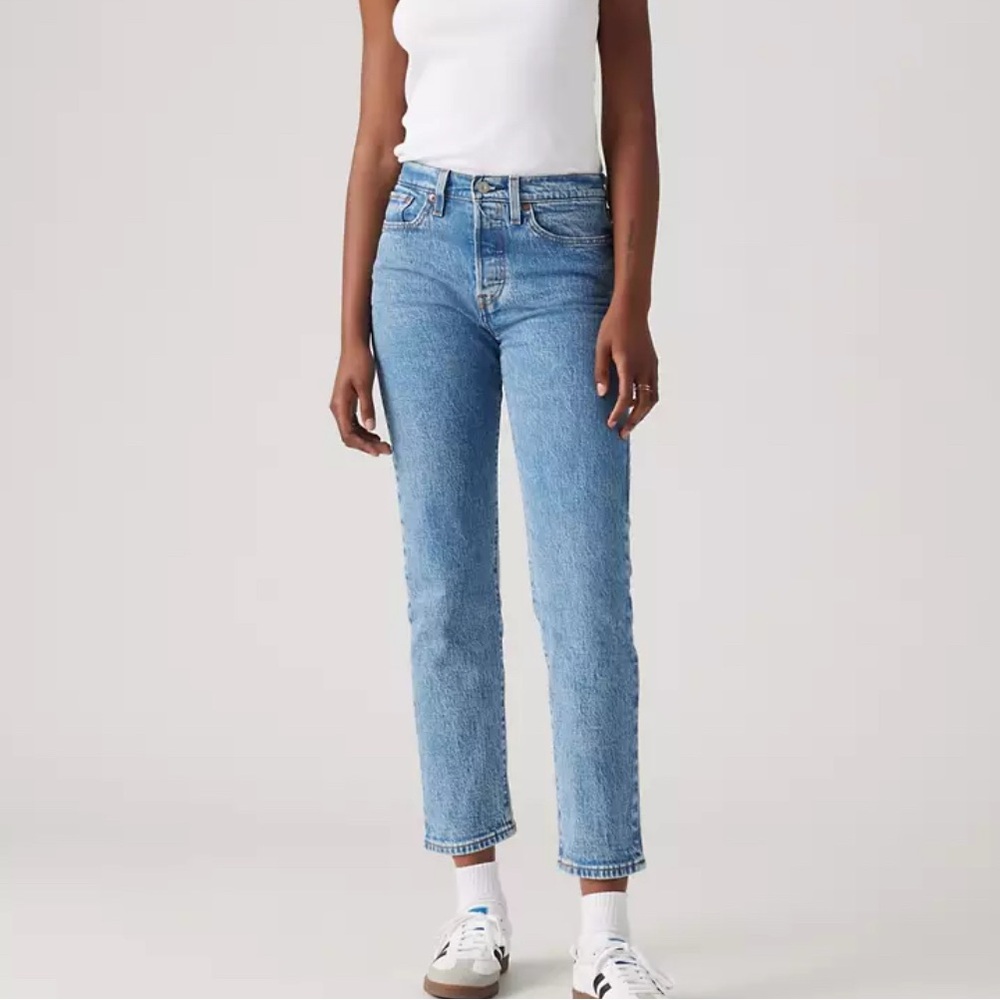 Levi’s wedgie straight leg jean size 26